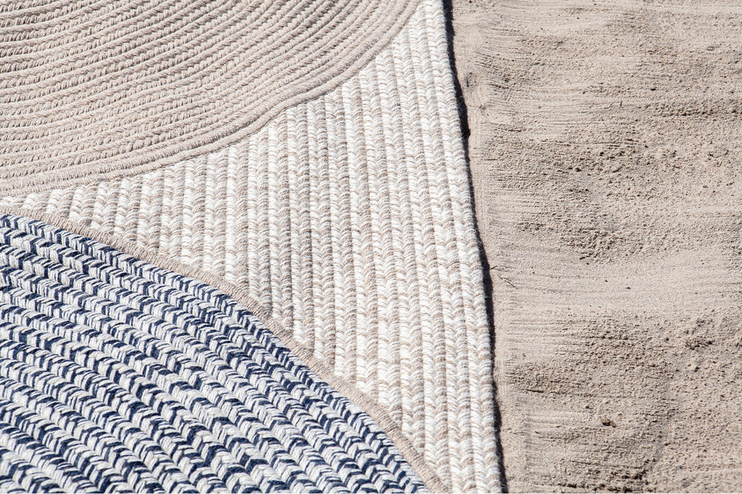 Rhossili Wool Rug – Sculptural Curves Inspired by Coastal Rhythms